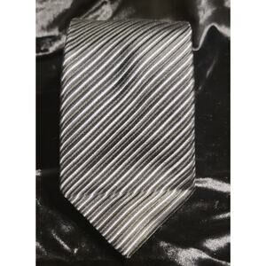 DONALD J. TRUMP Signature Collection Men 100% Silk Tie Black Striped POTUS MAGA